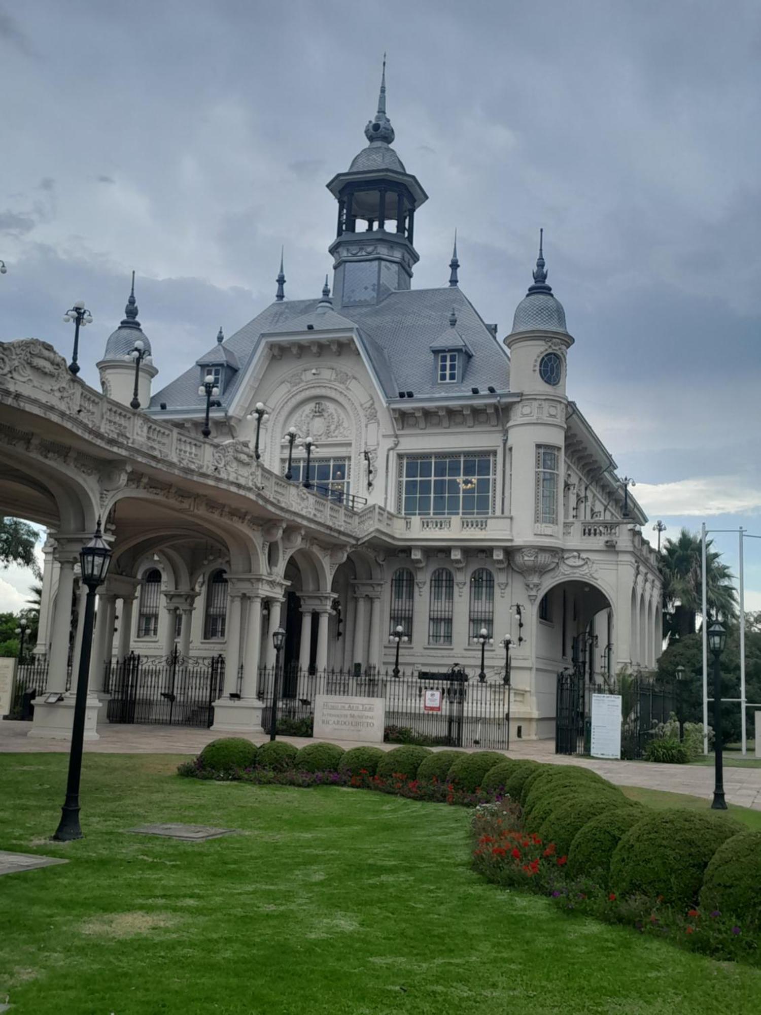 Paseo Victorica - Vista Al Rio